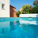 Ma Du Sud Piscine Privee Chauffee Avril Fin Octobre - Borne Electrique - 3 2 Wc 3 Cles Clevacances Villa