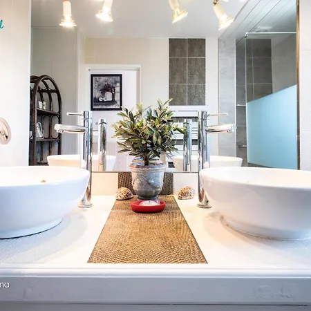 Ma Du Sud Piscine Privée Chauffée 3 2 Wc 3 Cles Clevacances Villa