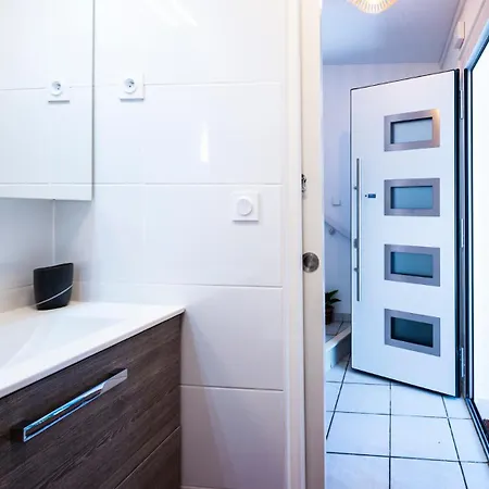 Ma Du Sud Piscine Privée Chauffée 3 2 Wc 3 Cles Clevacances * Frontignan